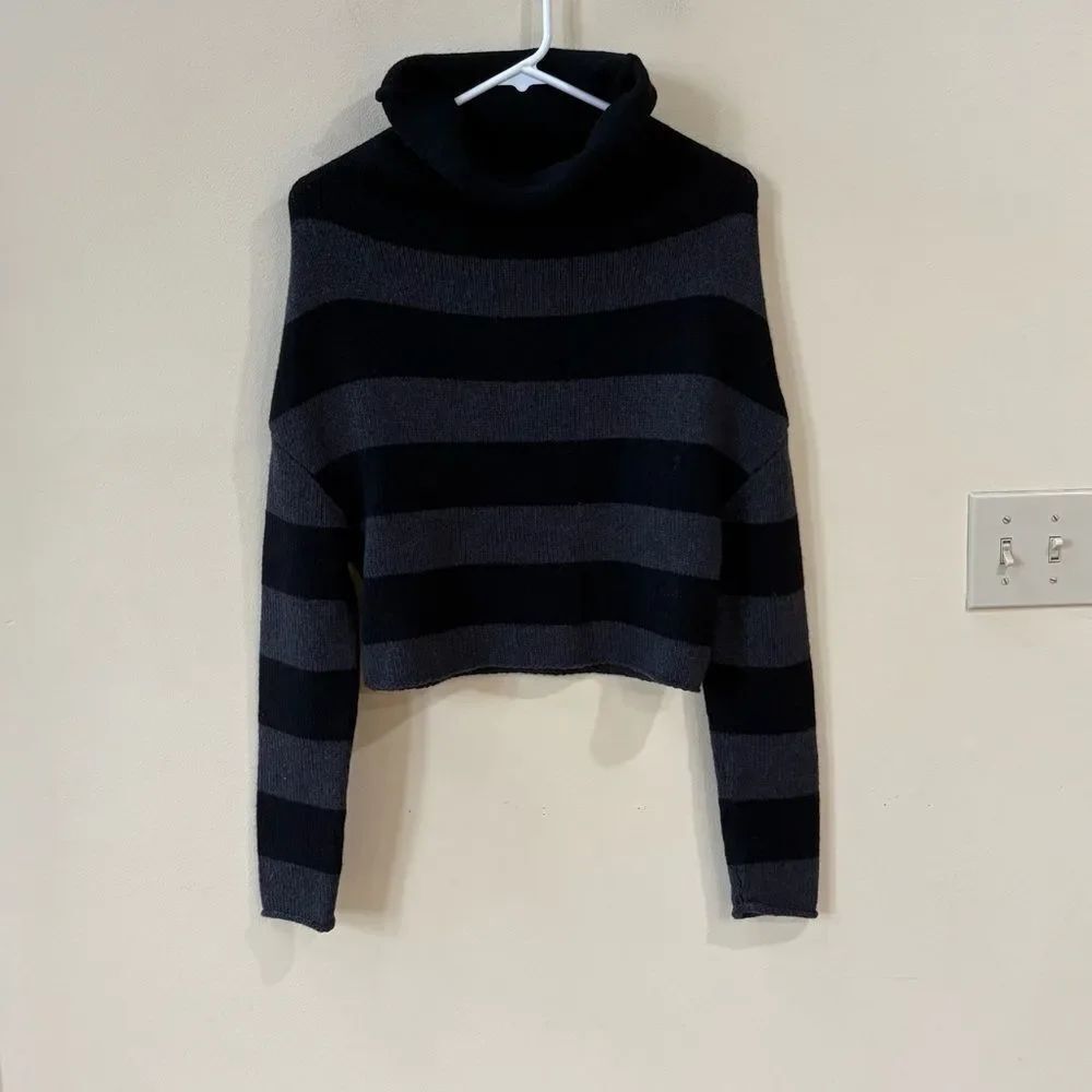 Vince Striped Sweater - Picture 2 of 5